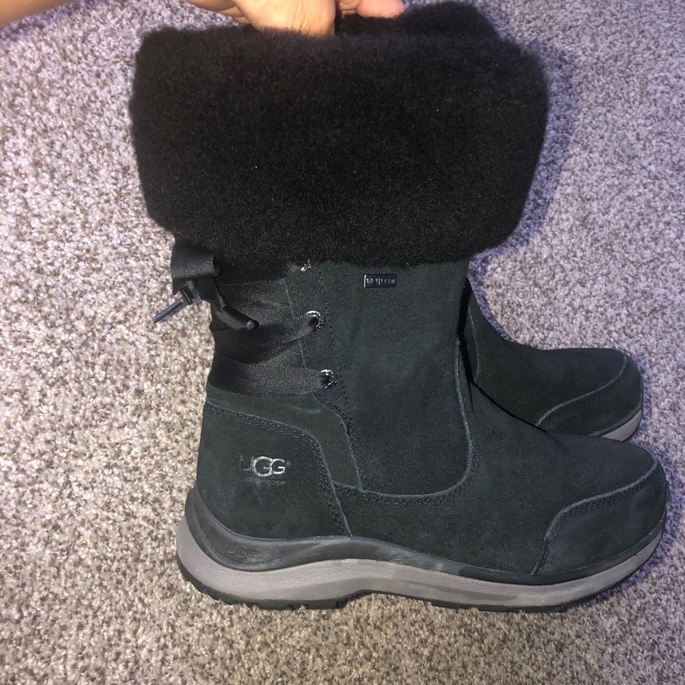 UGG winter boots. Waterproof. Size 6.